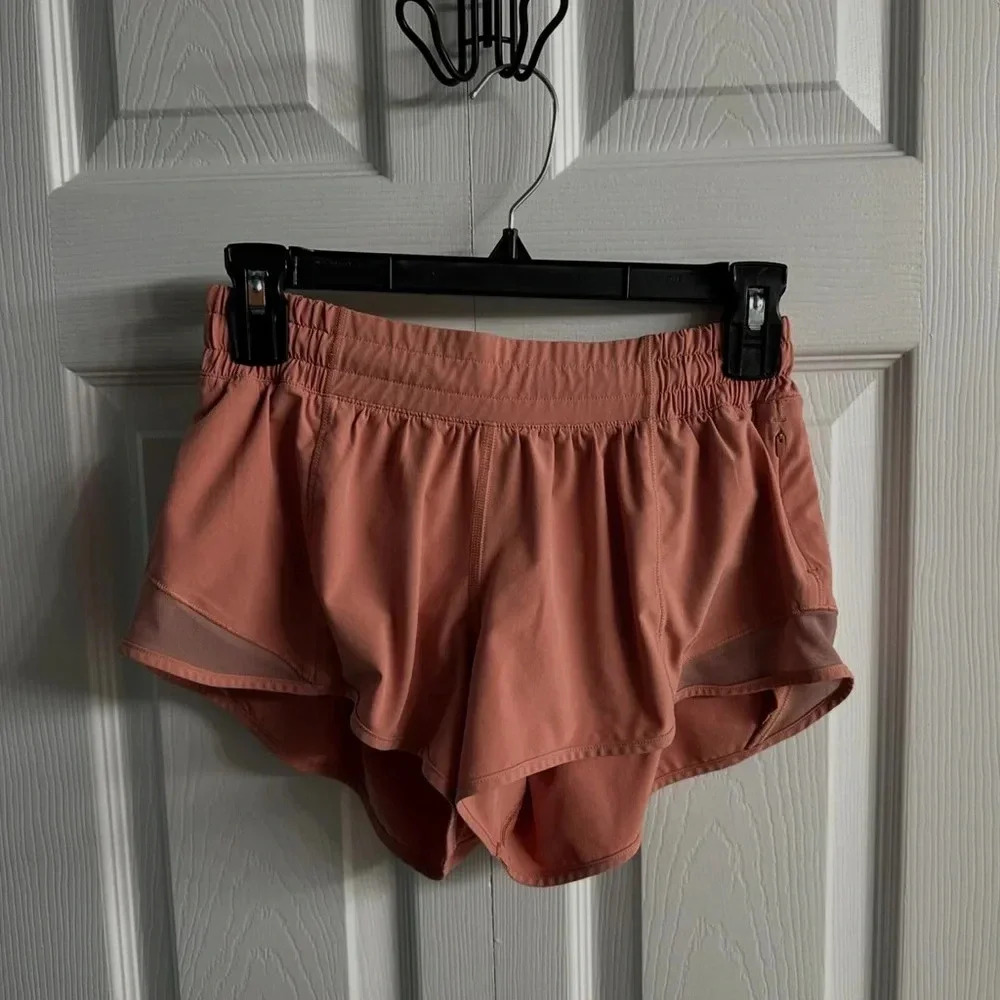 Lululemon Hotty Hot Shorts 2.5”